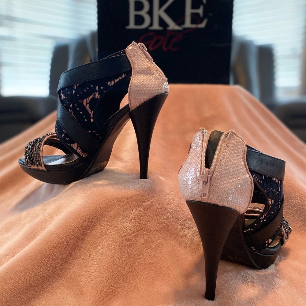 BKE Sole Black Pumps Zipper Heel Size 6